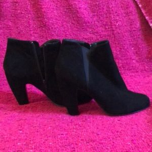Steve Madden suede booties